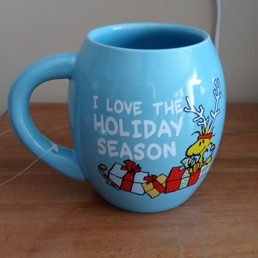 Snoopy Christmas mug - Picture 2 of 4